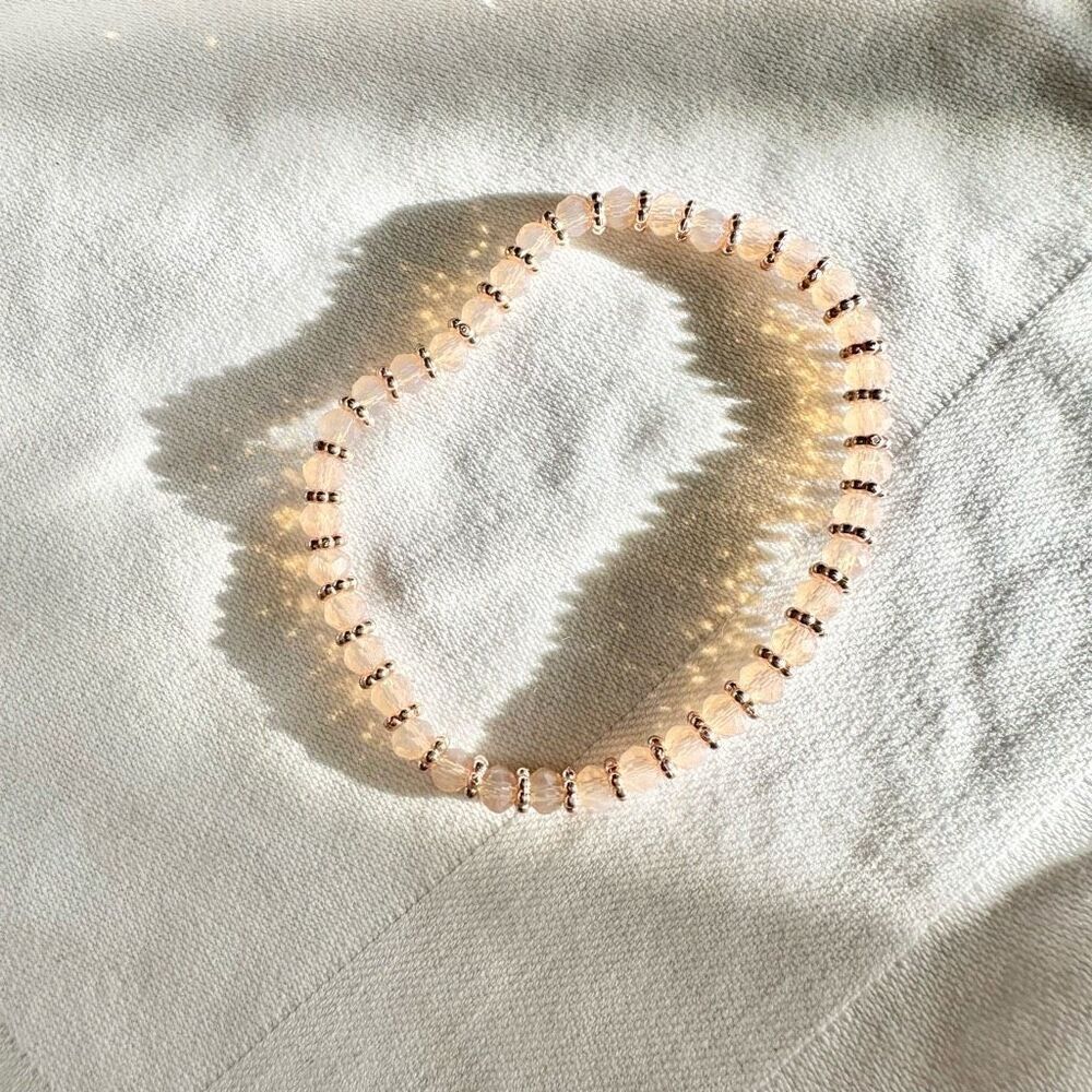 Peach beaded stretch sparkly bracelet